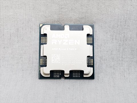 Ryzen5 7600X バルク (6C/12T、4.7GHz(最大5.3)、105W、L2+L3 Cache 38MB) 各サイトで併売につき売切れのさいはご容赦願います。